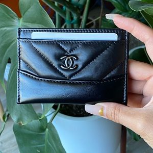 Chanel So Black Gabrielle Chevron Aged Calfskin Cardholder